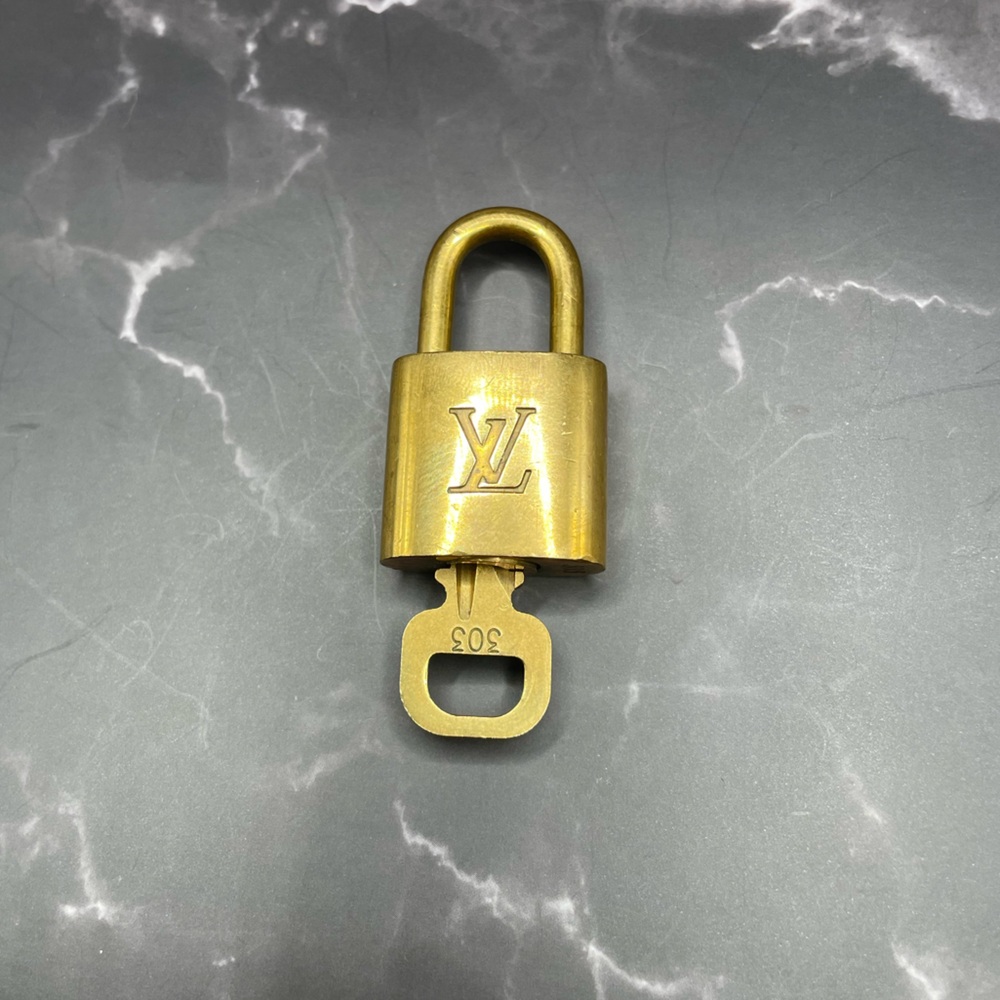 Louis Vuitton Padlock and Key #303